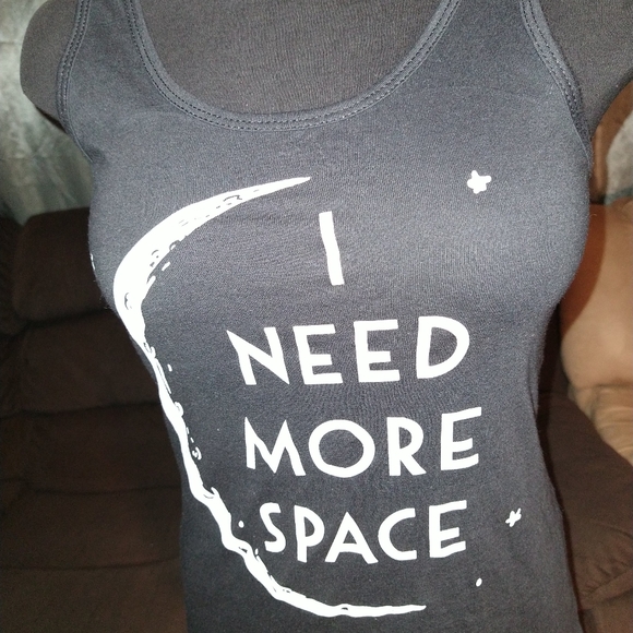 Hot Topic , I need more space tank top size xs - Picture 5 of 9